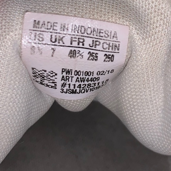 8 1/2 Adidas !! - Picture 3 of 3